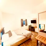 Haus 3*