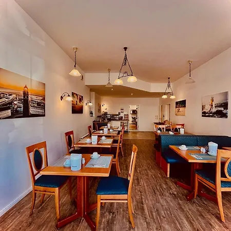 Pensión Haus 3*